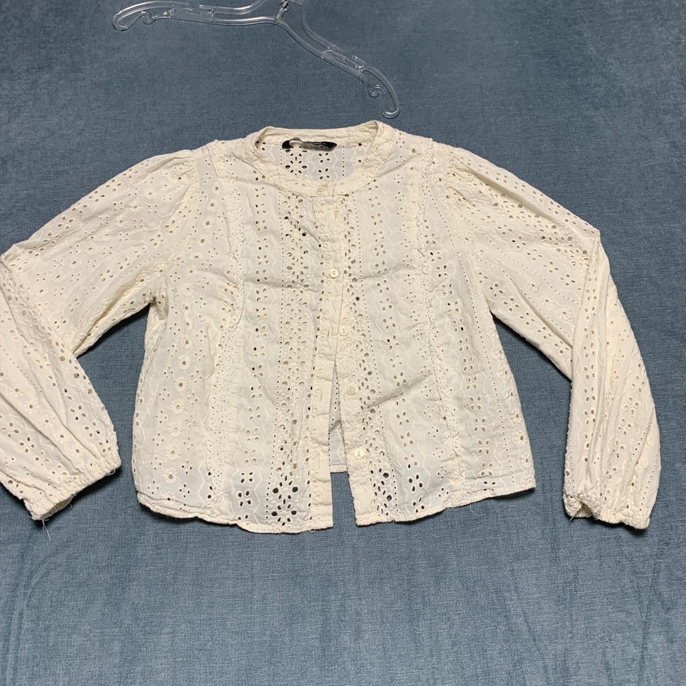 Zara Eyelet Blouse Top Womens Medium Beige Classic Balloon Sleeve Button Front
